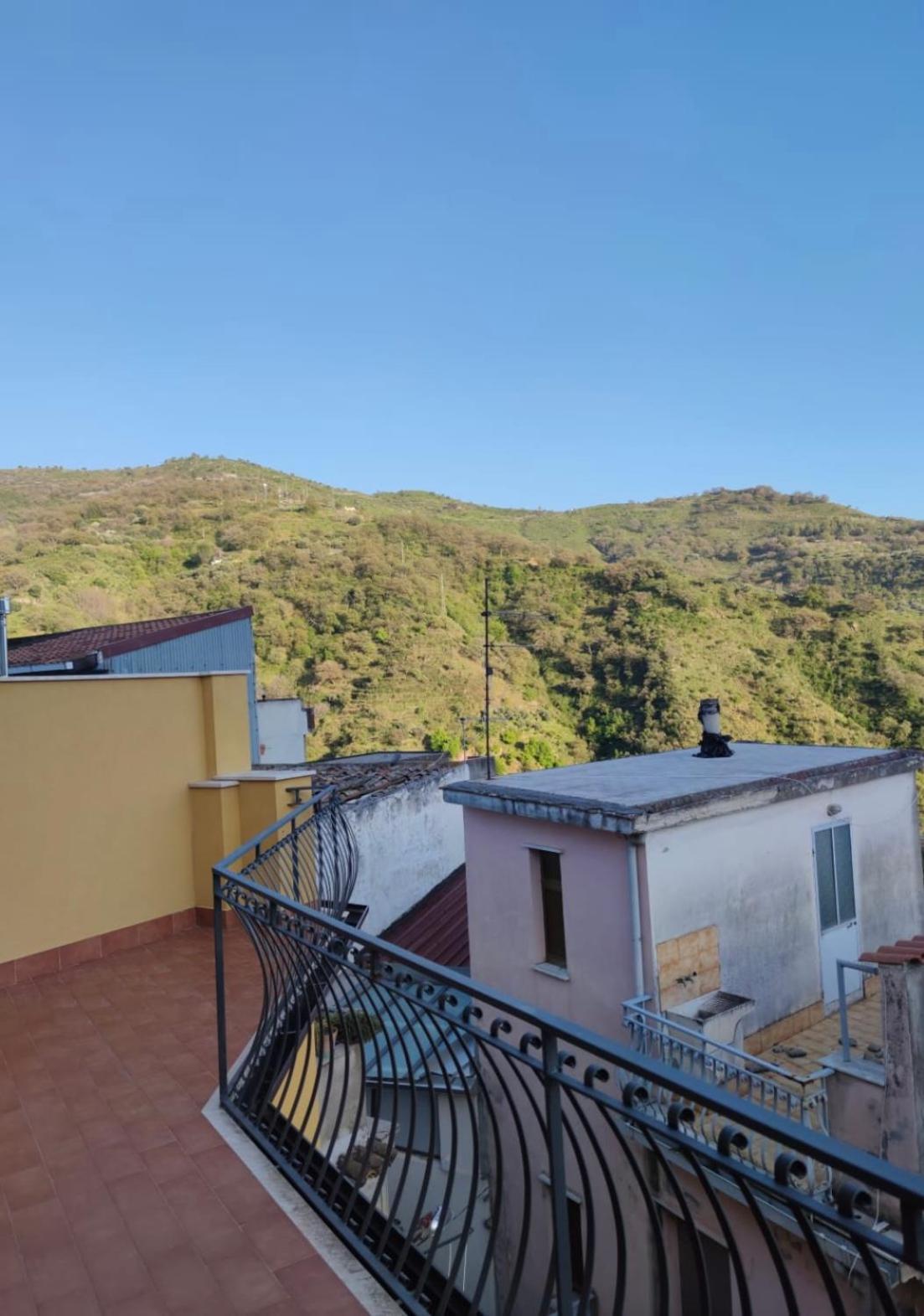 Cottage Gole Alcantara Pafumi Graniti Exterior photo